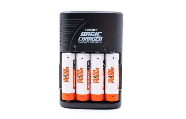 MODSTER Basic Charger AA-AAA incl. 4x rechargeable batteries Ultra Power AA Mignon 2200mAh NiMH